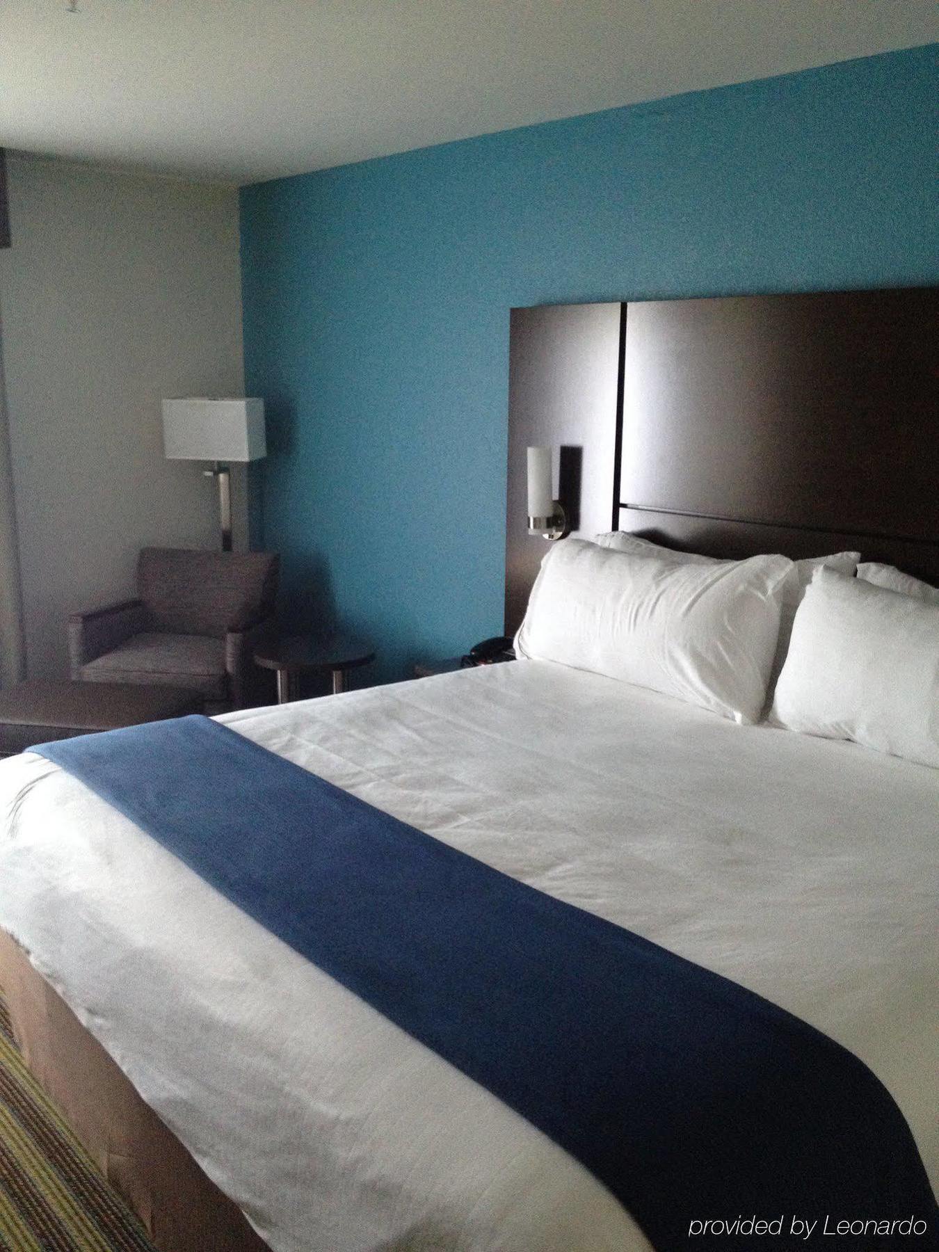 Holiday Inn Express Montgomery East I-85 By Ihg Exterior foto