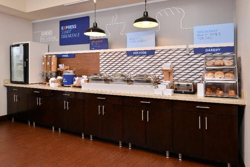 Holiday Inn Express Montgomery East I-85 By Ihg Exterior foto